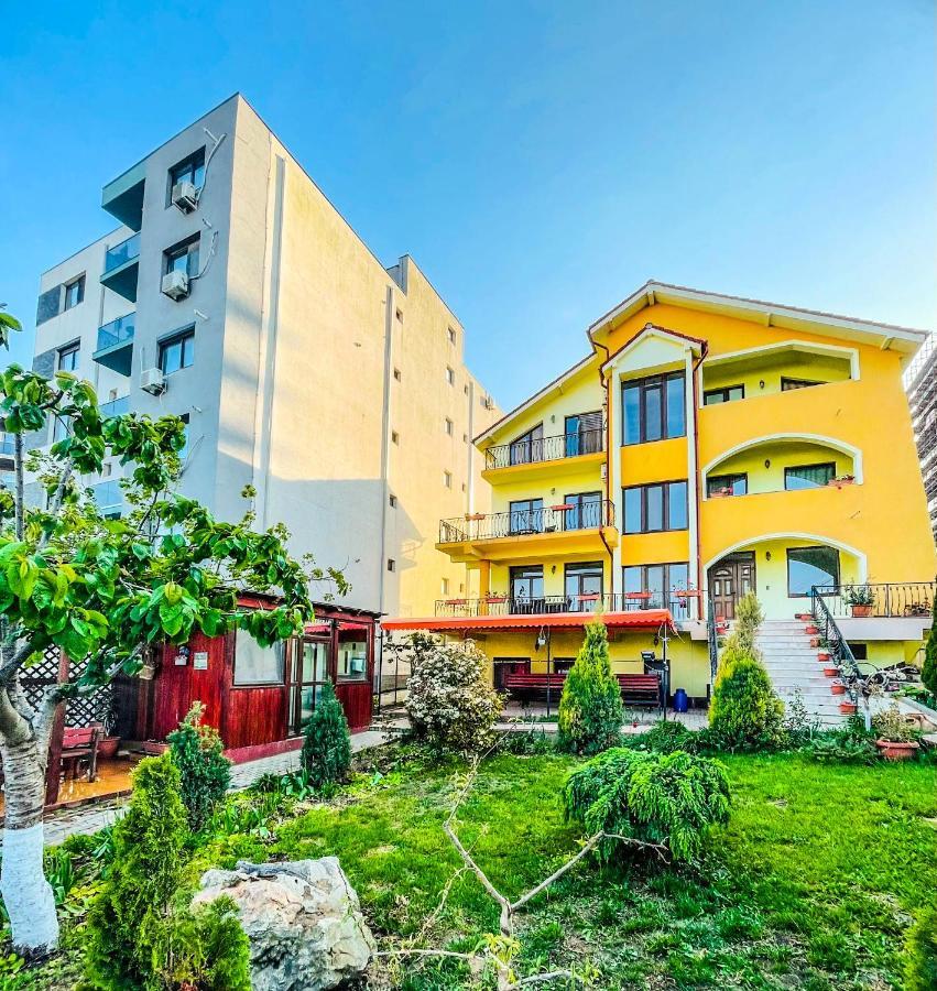 Vila Orange Hotel Năvodari Екстериор снимка