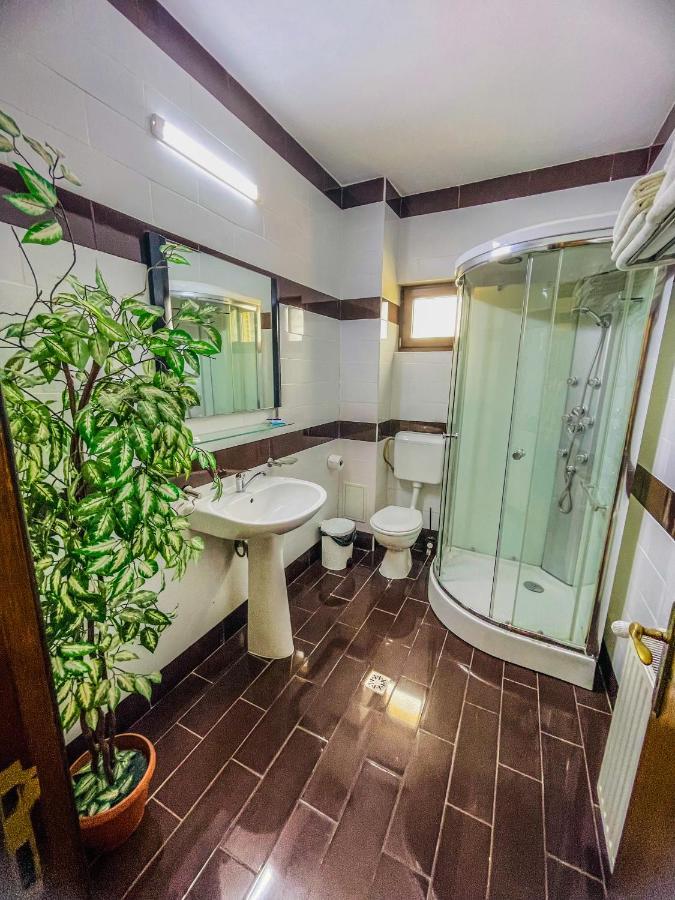 Vila Orange Hotel Năvodari Екстериор снимка