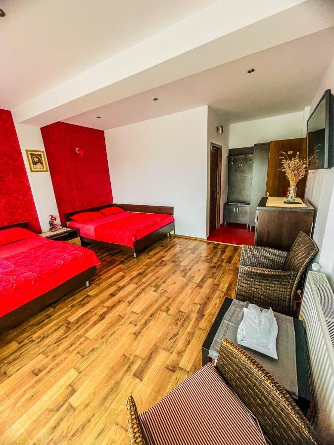 Vila Orange Hotel Năvodari Екстериор снимка