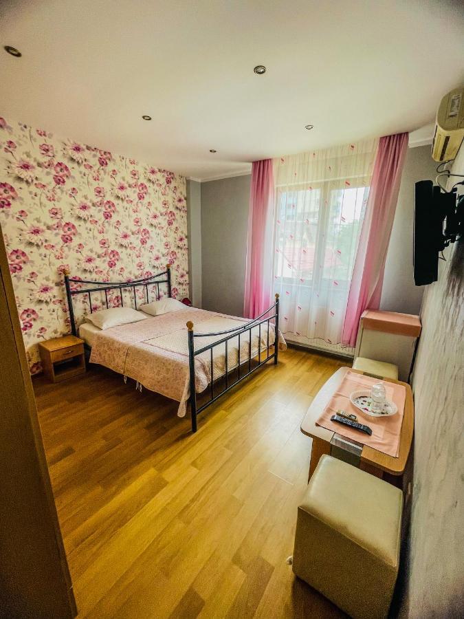 Vila Orange Hotel Năvodari Екстериор снимка
