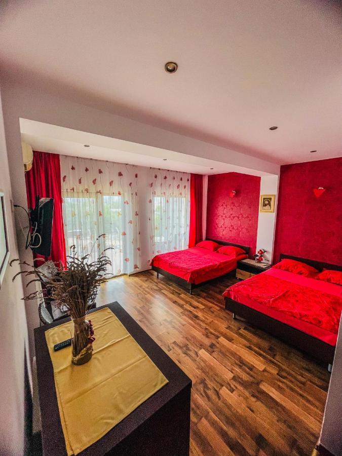 Vila Orange Hotel Năvodari Екстериор снимка