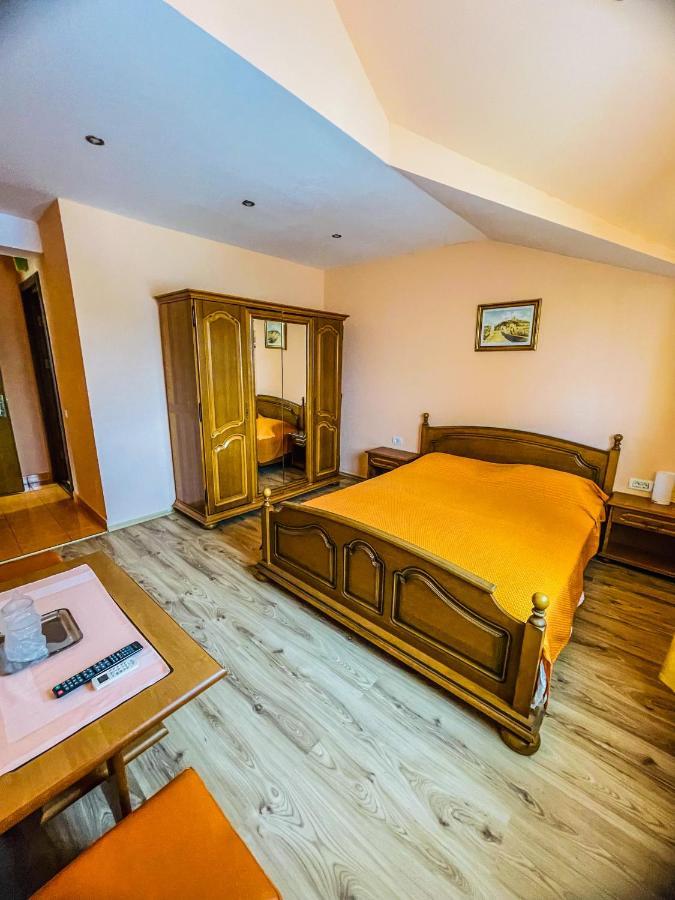 Vila Orange Hotel Năvodari Екстериор снимка