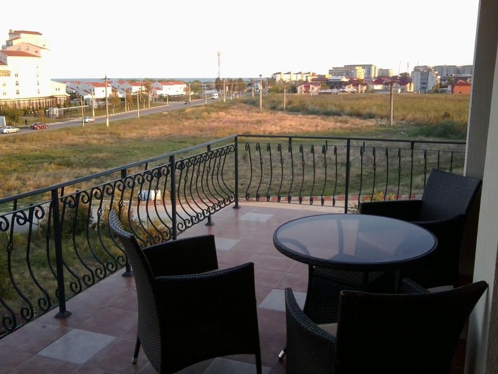 Vila Orange Hotel Năvodari Екстериор снимка